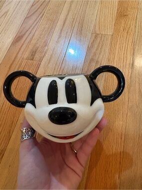 Disney Zak Designs Classic Mickey Mouse Full Face Ear Handles Ceramic 14oz. Mug.